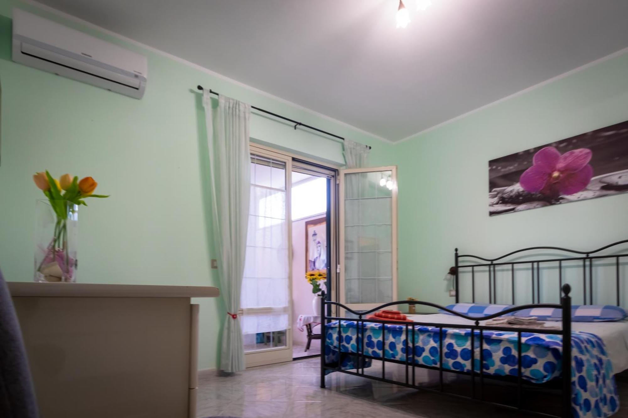 Апартаменты Casa Marcy Ористано Экстерьер фото